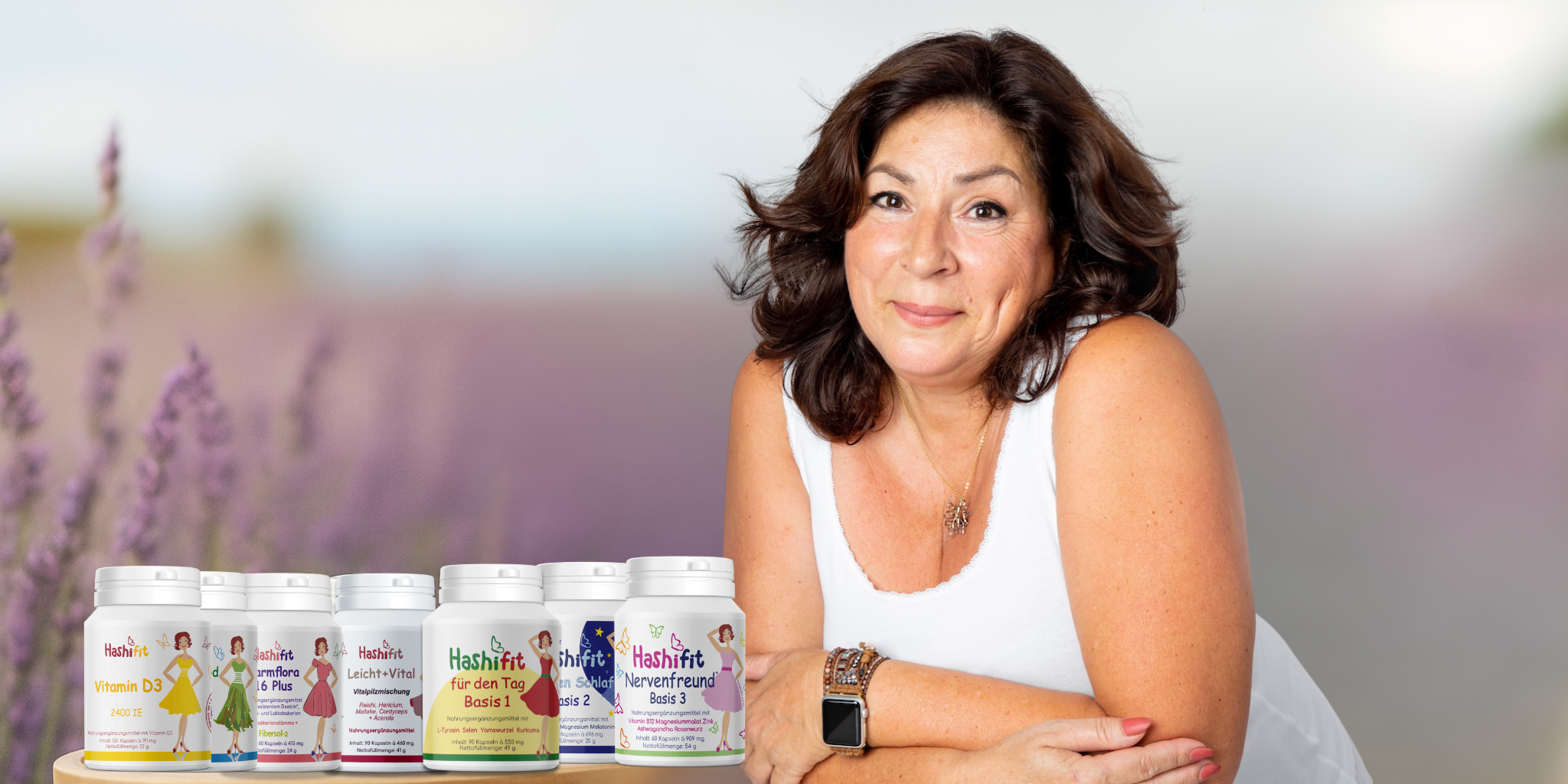 Parri Mortazavi mit der Hashifit Produktfamilie – Basis 1, Basis 2, Basis 3, Darmflora 16 Plus, Leicht & Vital, Vitamin D3 und Kelp Jod“