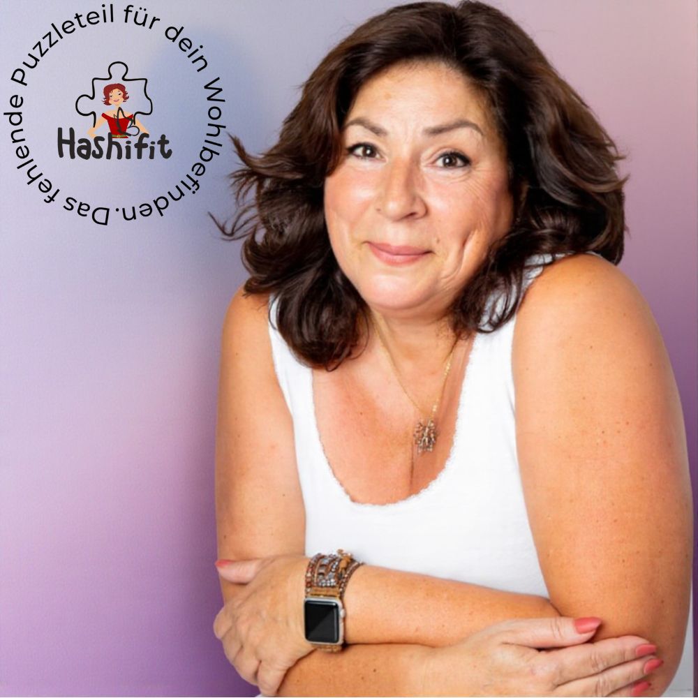 Parri Mortazavi in ihrer Naturheilpraxis – ganzheitliche Beratung zu Hashimoto und Schilddrüsenunterfunktion, Hashifit-Ratgeber für Frauen.